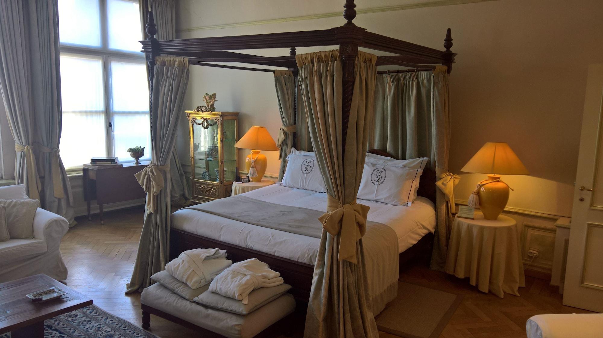 Hotel Le Dixseptième 4*